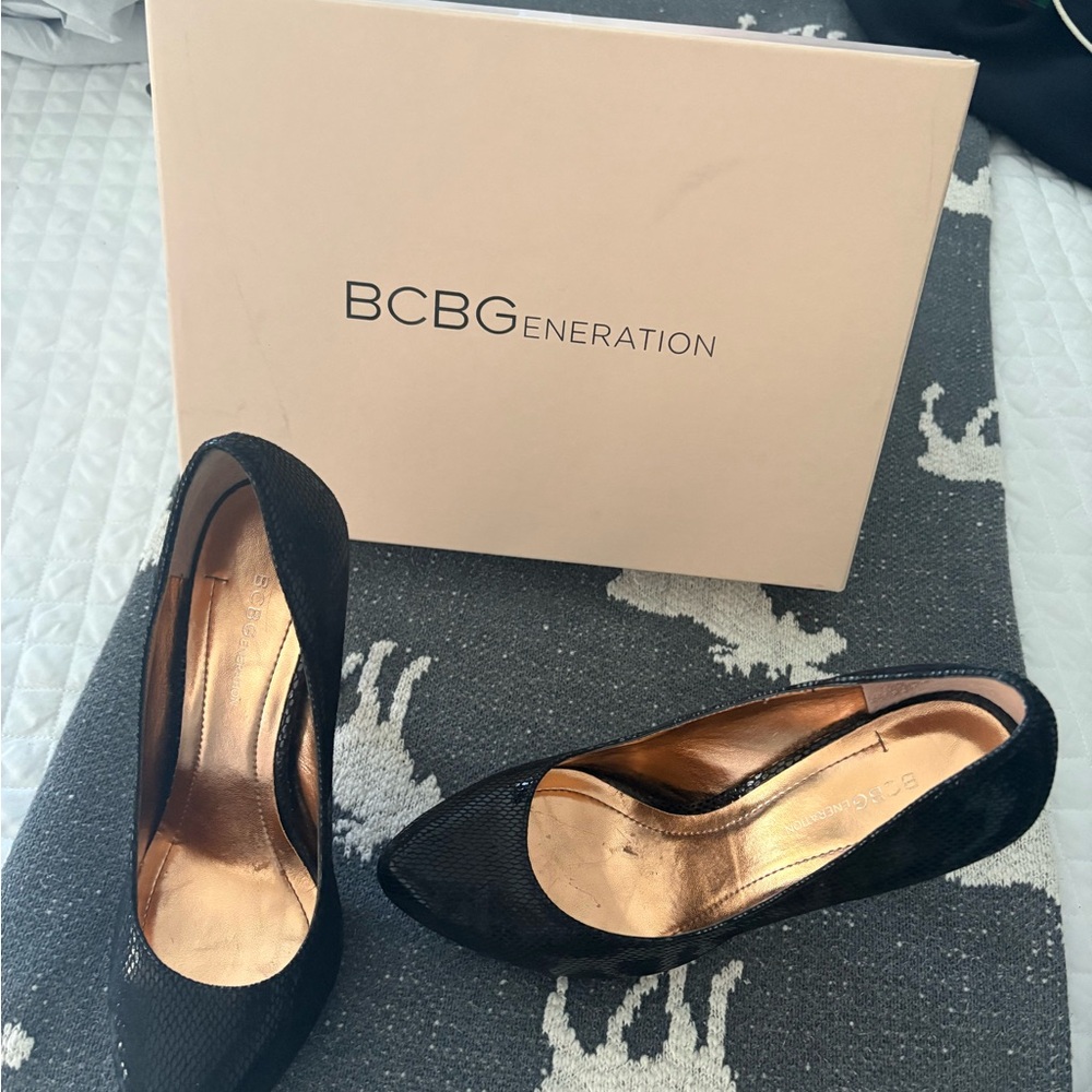 BCBGeneration Black Textured sandlewood snake  Heels